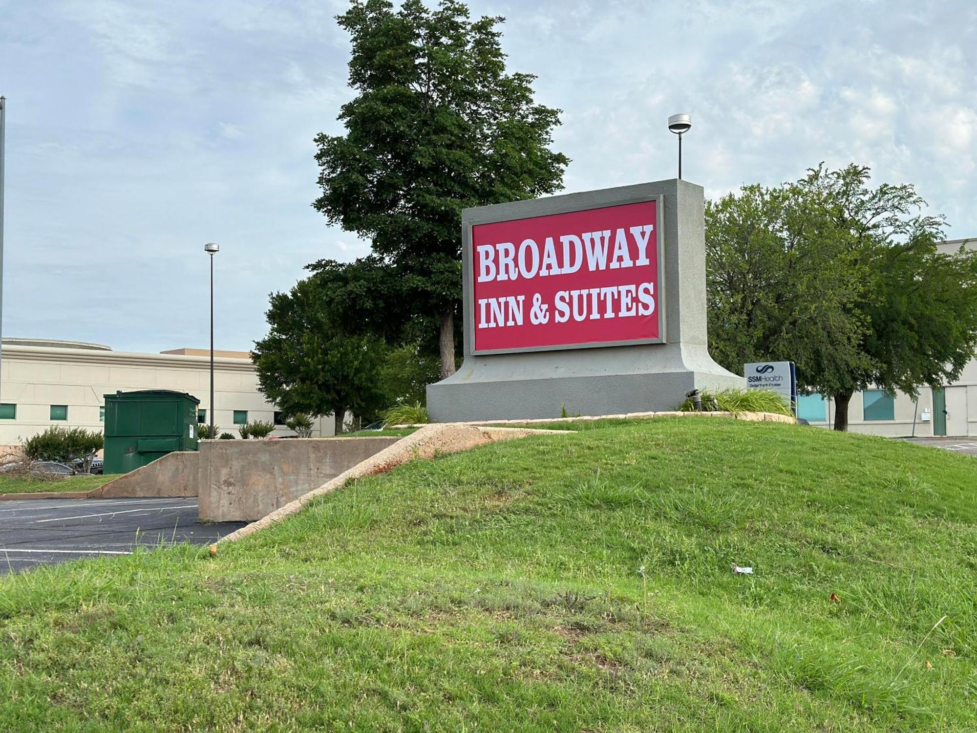 Broadway Inn & Suites Oklahoma Stadt Exterior foto