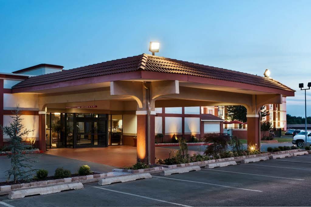 Broadway Inn & Suites Oklahoma Stadt Exterior foto