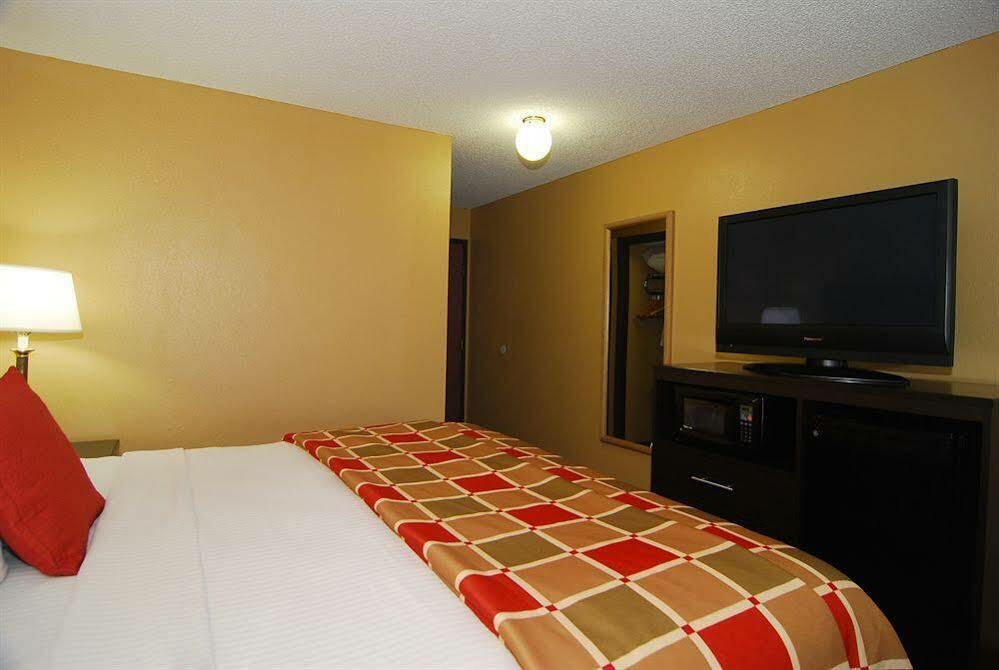 Broadway Inn & Suites Oklahoma Stadt Exterior foto